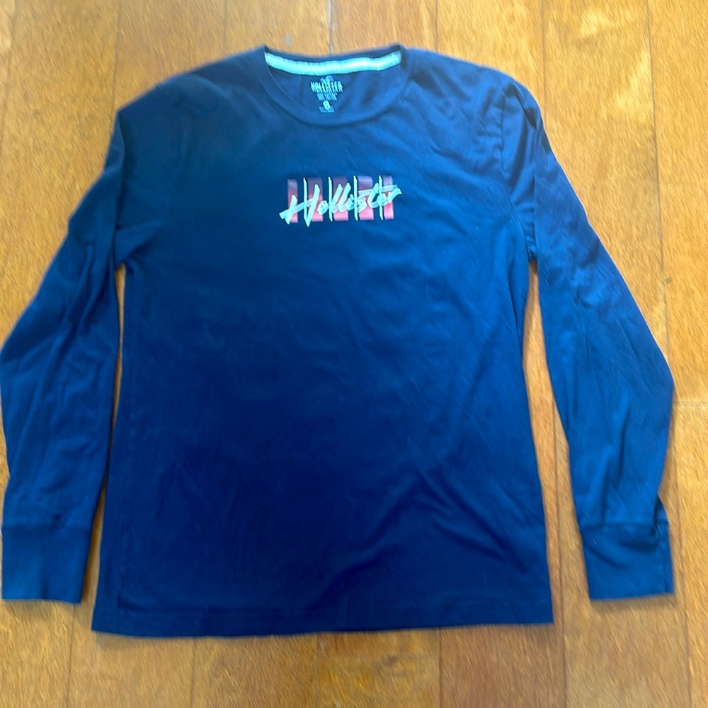 Long sleeved HOLLISTER shirt